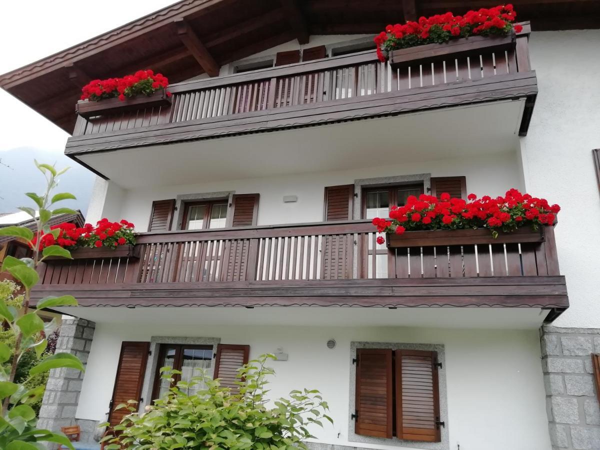 Appartamento Con Giardino Carisolo Εξωτερικό φωτογραφία